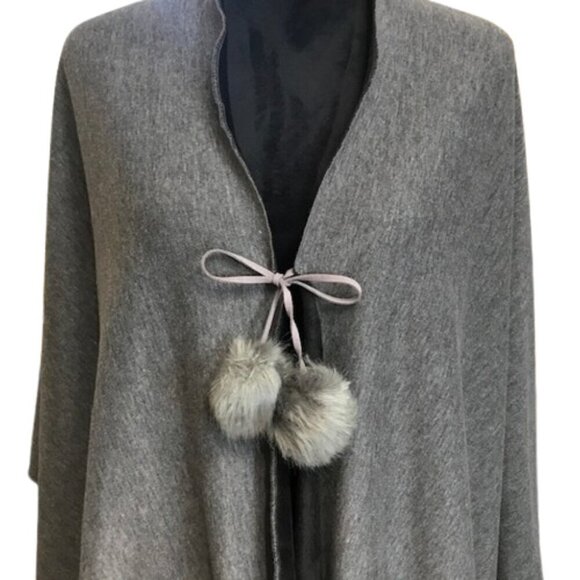Marc New York Gray & Black Cape with Faux Fur Pompoms One Size - Picture 2 of 9